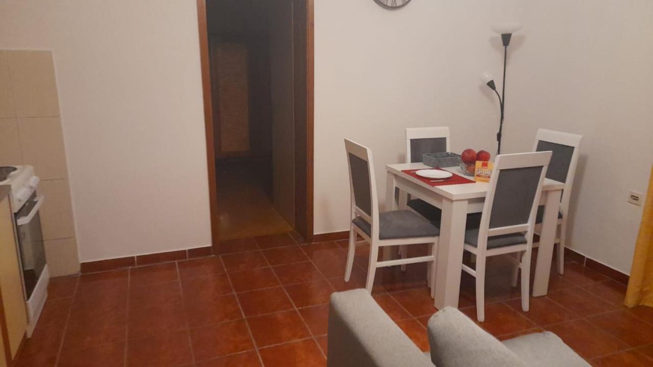 Milka Apartment Котор Екстериор снимка